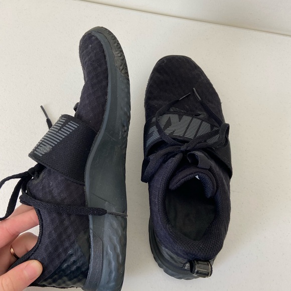 Nike women’s Renew In-Season TR 9 black lace up strap sneakers size 8 - Picture 4 of 9